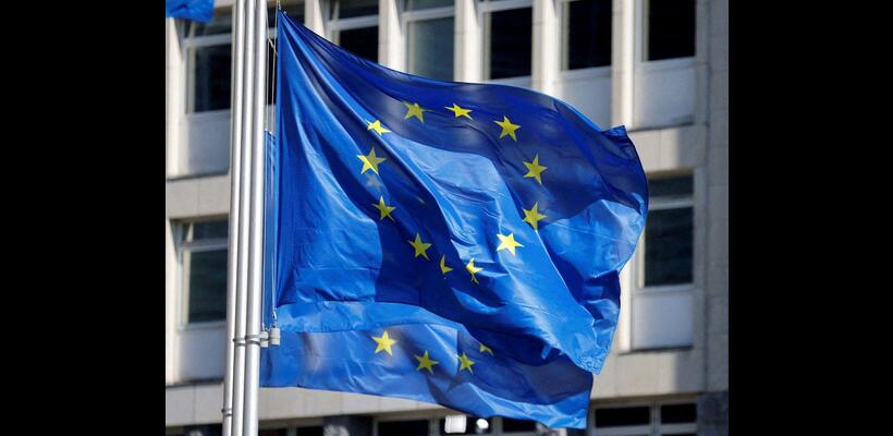 ΕΕ: Χαιρετίζει την απόφαση Τραμπ για τους δασμούς