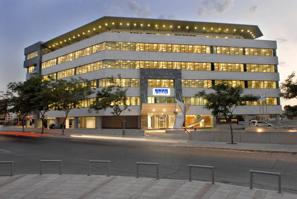 Η KPMG μεταβιβάζει τα κτίριά της σε Λευκωσία και Λεμεσό