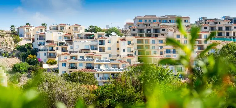 Αυξήθηκαν κατά 17,3% οι άδειες οικοδομής αλλά με μειωμένη αξία