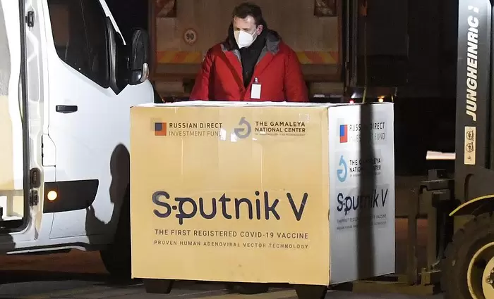 Sputnik-V: Ρώσοι κατηγορούν ΕΕ για 
