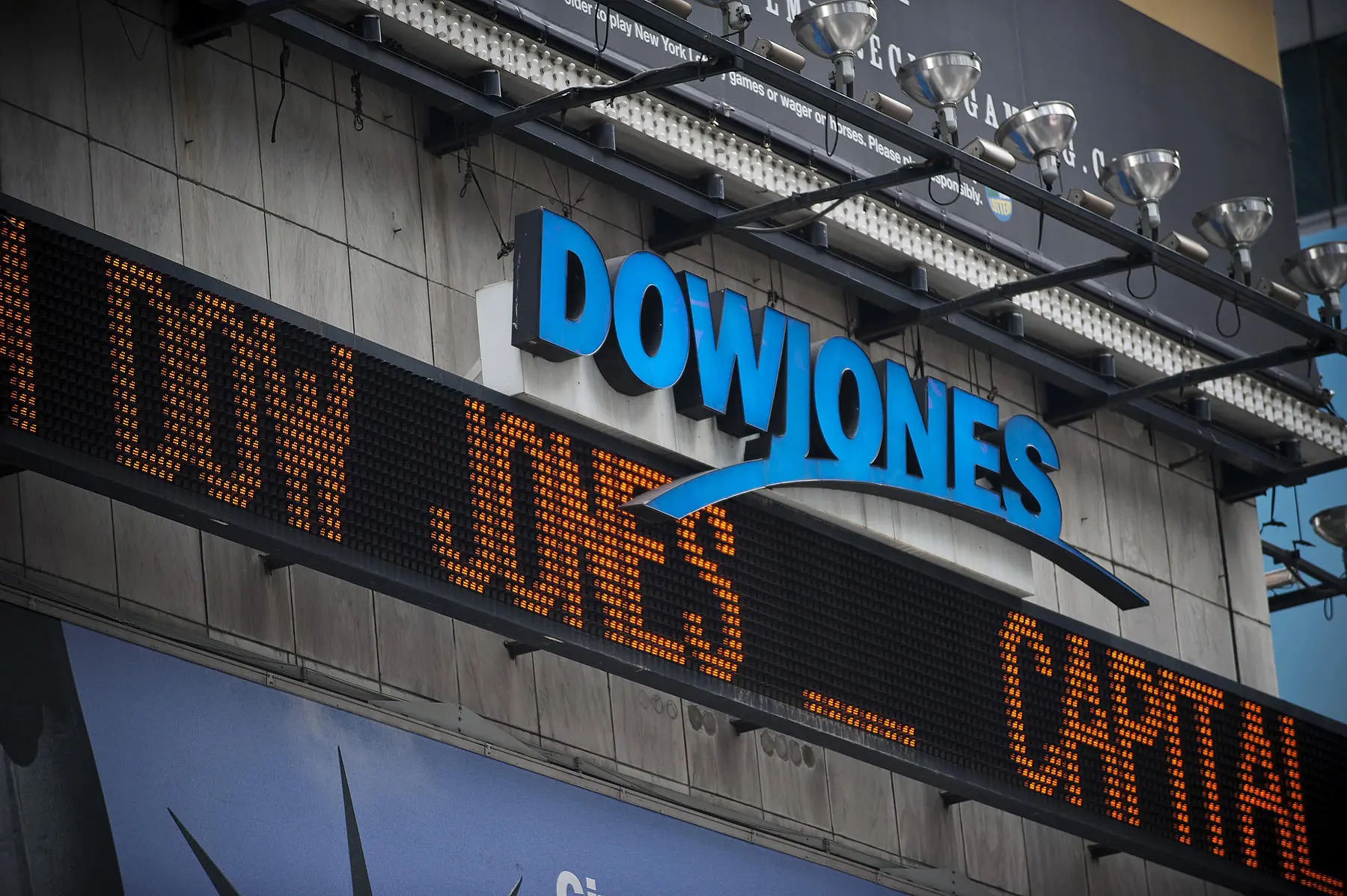 Τα νέα της Pfizer απογείωσαν τον Dow Jones