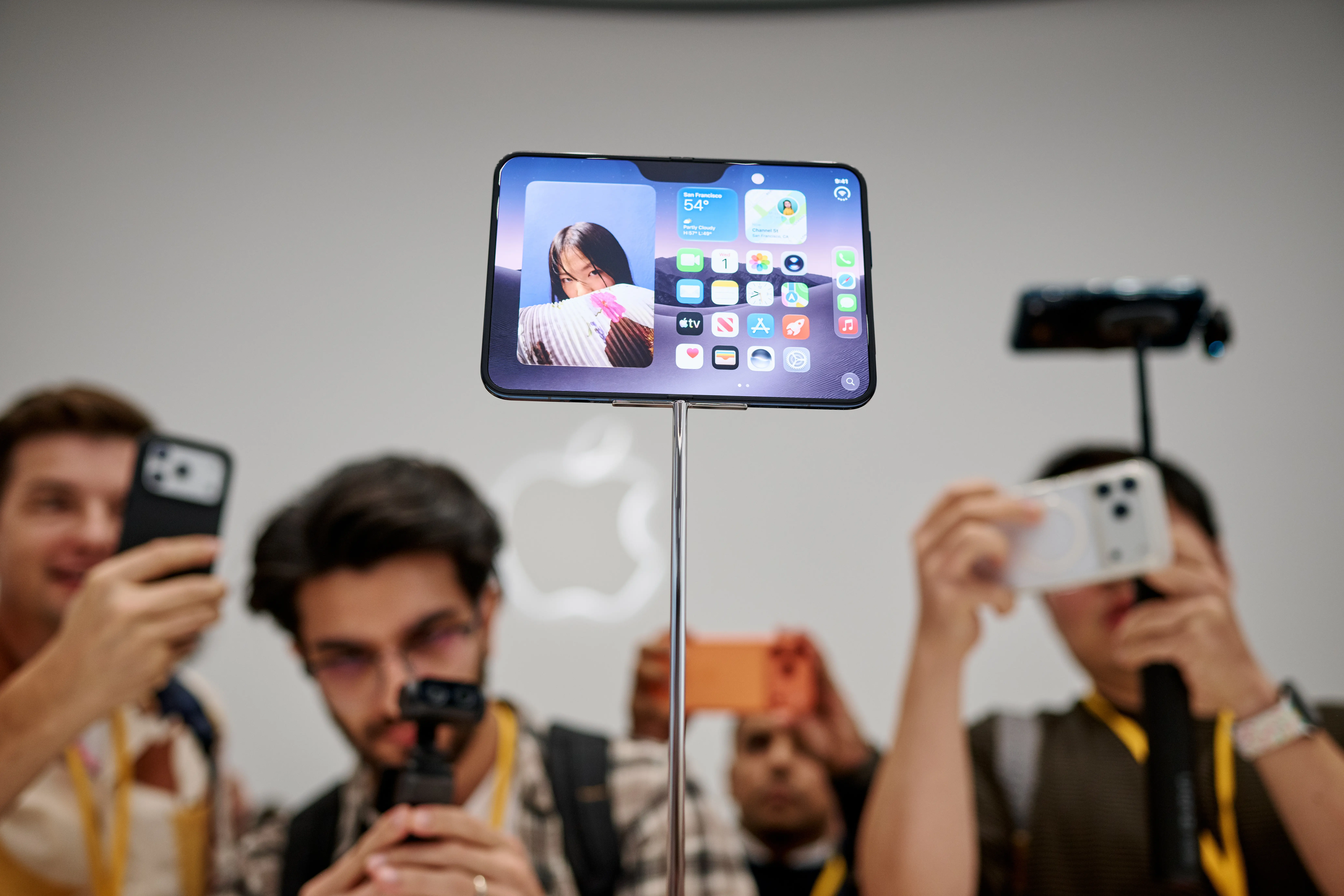 Γιατί η Apple ταράζει τα νερά με το «Duo» - Η μάχη με την Huawei