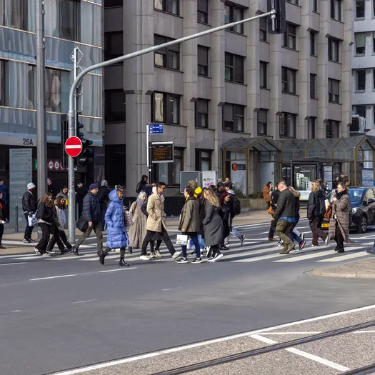 Πώς η πλουσιότερη χώρα της Ευρώπης έχει όλο και περισσότερους φτωχούς εργαζόμενους
