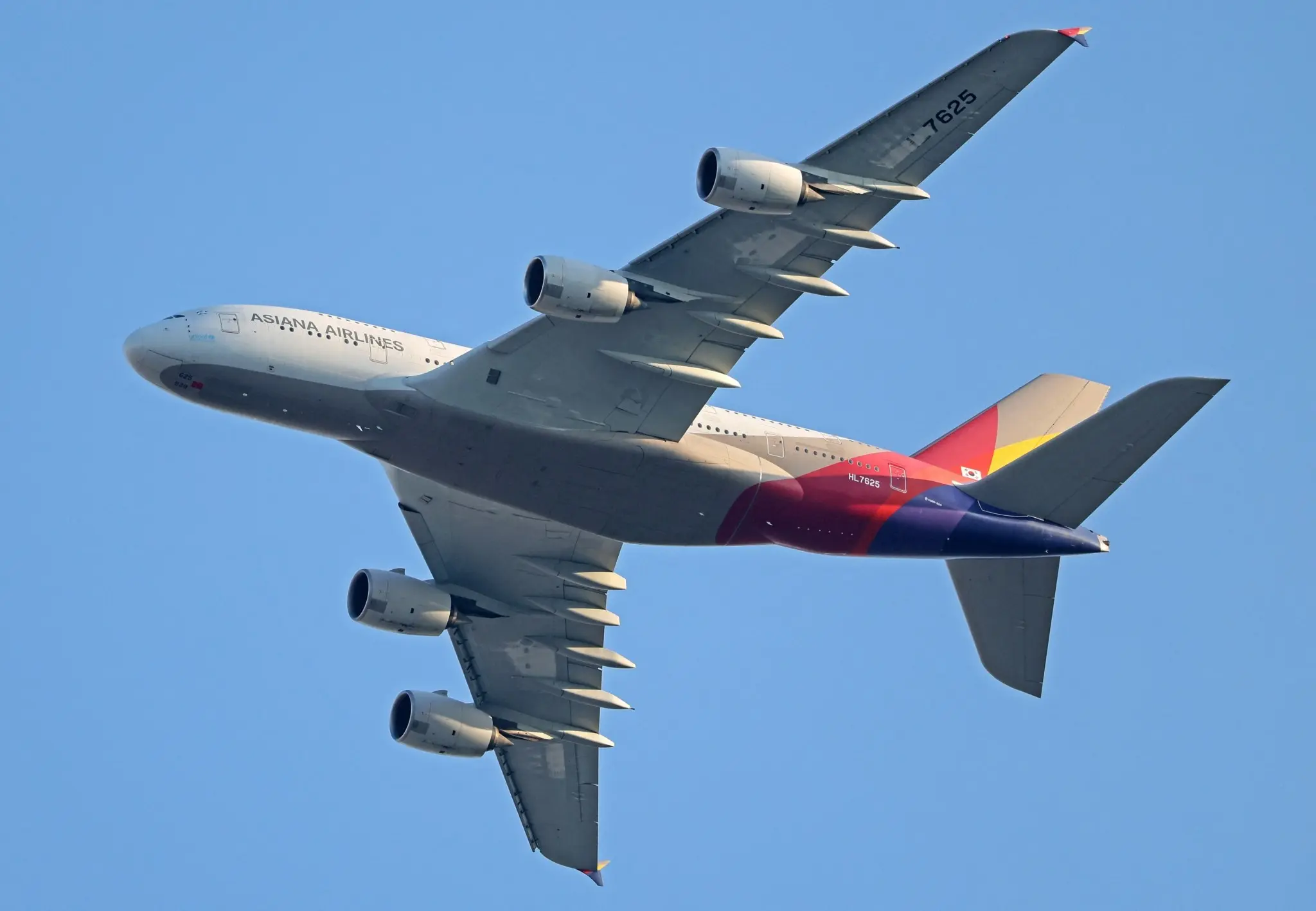 Αεροπορικές εταιρείες στην Ασία αυξάνουν τις τιμές στα εισιτήρια - Σενάρια για καθήλωση αεροσκαφών