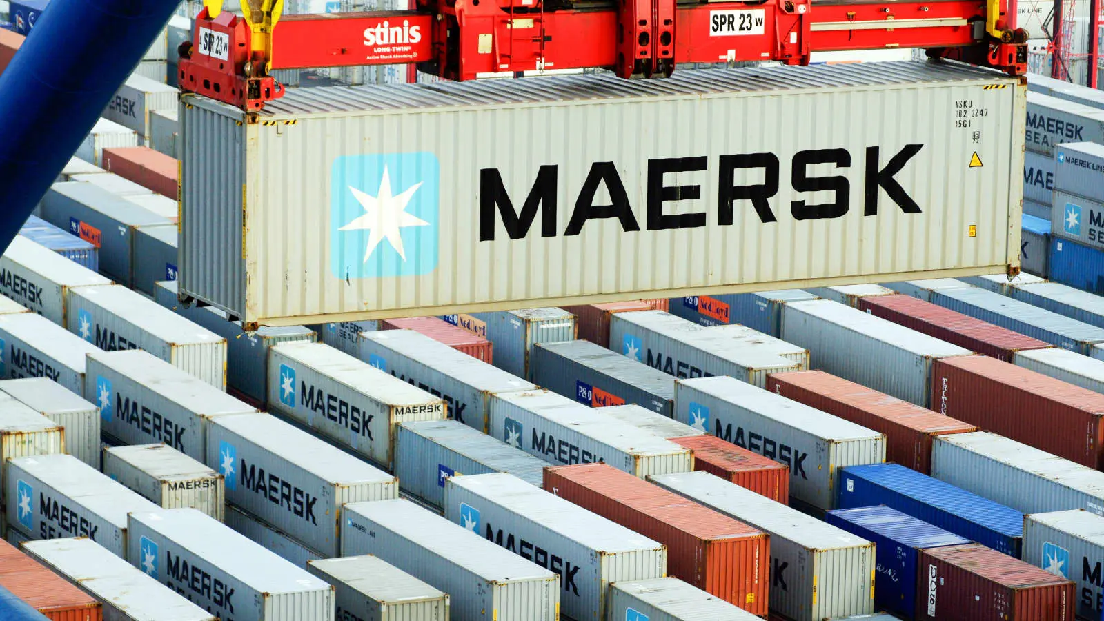 Maersk: Σε όλο το δίκτυο η διαταραχή στη μεταφορά εμπορευματοκιβωτίων λόγω Χούθι
