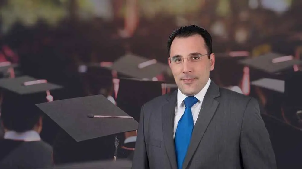 Πτυχία χωρίς αντίκρισμα, θέσεις χωρίς ανθρώπους
