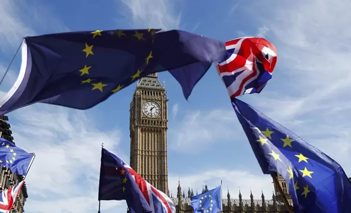 Έκτακτη σύνοδο κορυφής για το Brexit θα ανακοινώσουν οι Βρυξέλλες