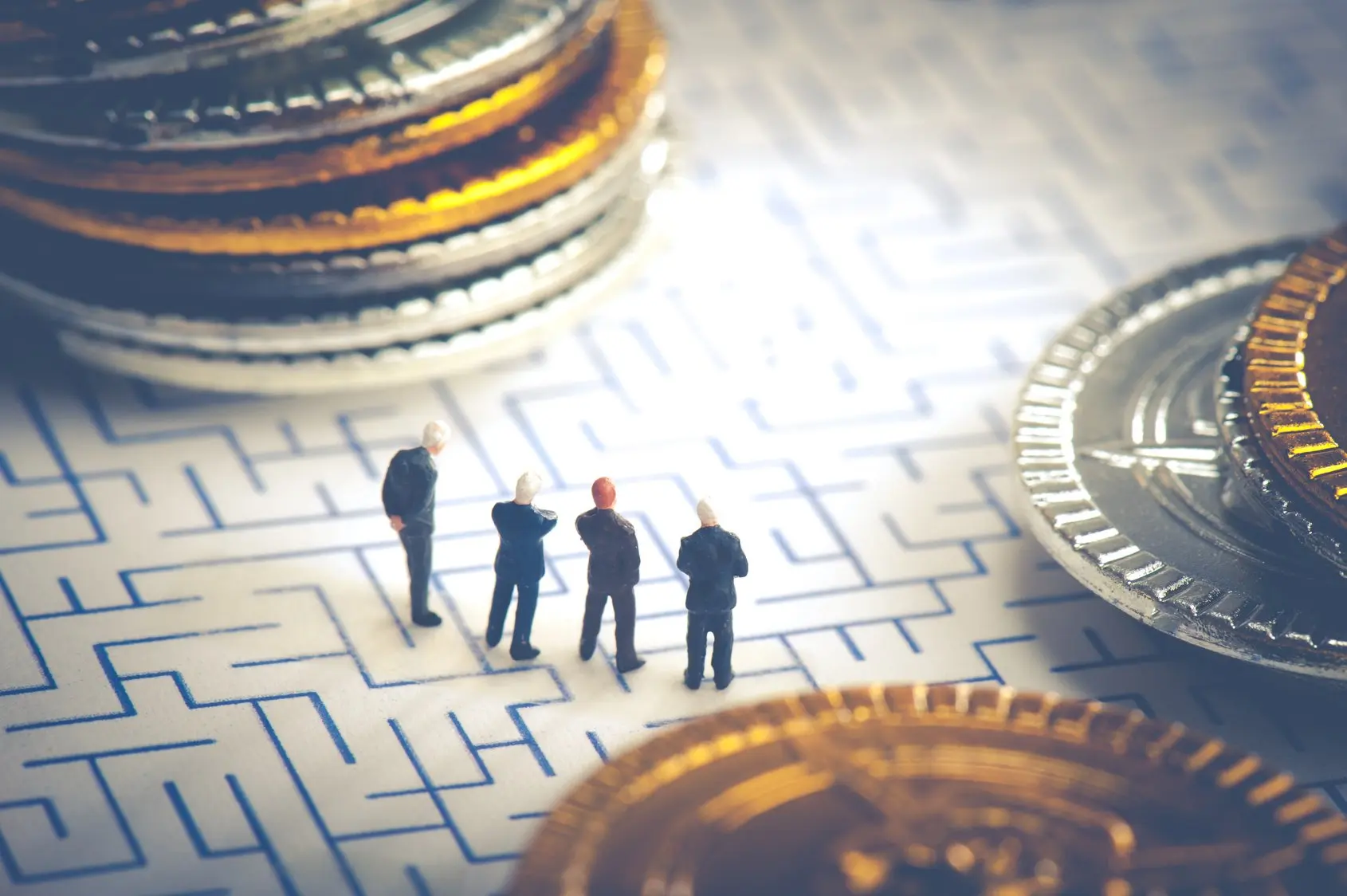 Λιανικό εμπόριο και υπηρεσίες επιδείνωσαν το οικονομικό κλίμα