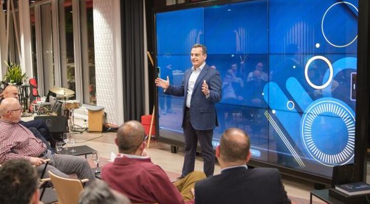 H PwC Κύπρου τιμά τον Ευγένιο Ευγενίου για την προσφορά του