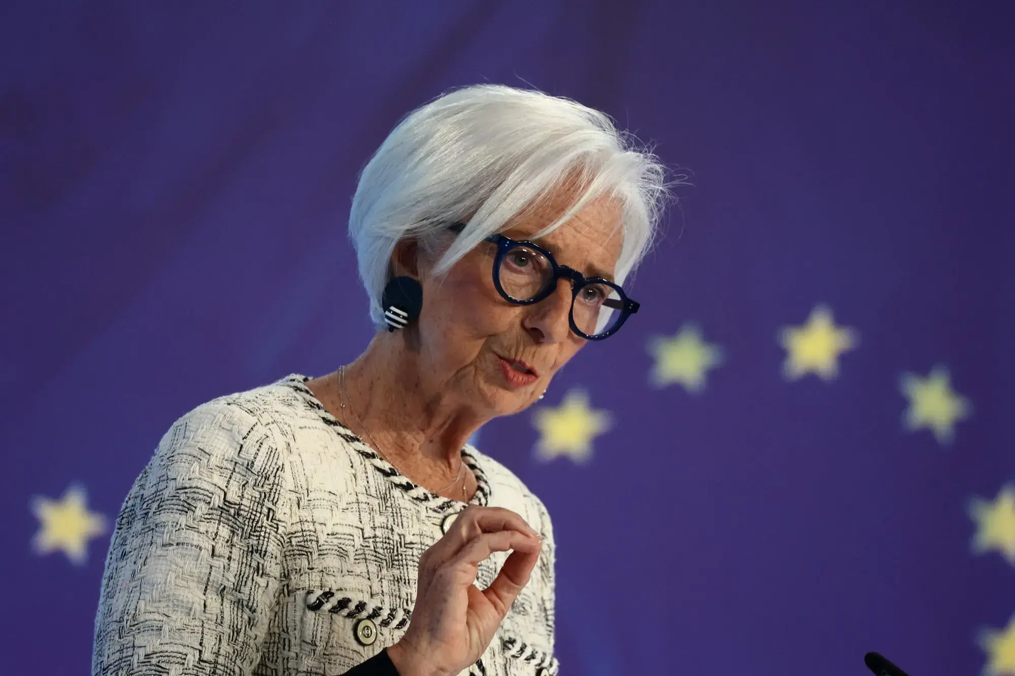 Κρίσιμη απόφαση για τα επιτόκια: Οι αγορές έκαναν ήδη τη δουλειά της ΕΚΤ – Τι προβλέπουν επενδυτές και αναλυτές