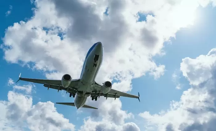 Ευρώπη-Ασία: Αεροπορικές εταιρείες αυξάνουν τις τιμές και τις χρεώσεις στα καύσιμα λόγω Ιράν