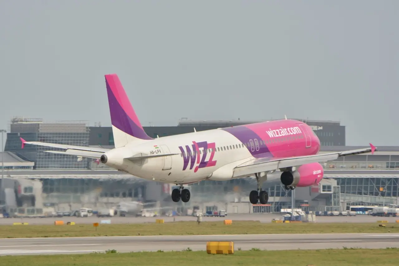 Ο πόλεμος στο Ιράν «σβήνει» τα κέρδη της Wizz Air - Αναμένει ζημιές €34,9 εκατ.