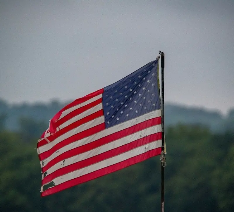 ΗΠΑ: Στο 2,4% παρέμεινε ο πληθωρισμός τον Φεβρουάριο – «Βαρίδια» το κόστος στέγασης και τα τρόφιμα