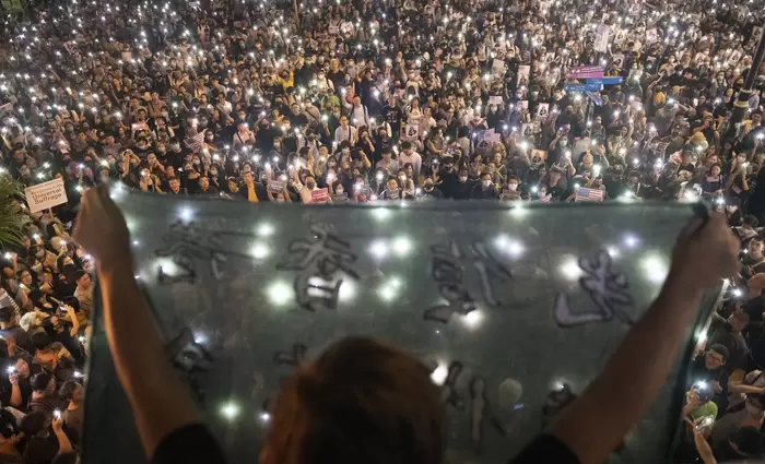 Όλος ο πλανήτης διαμαρτύρεται στους δρόμους