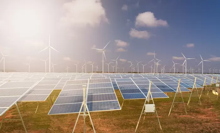 Ανανεώσιμες Πηγές Ενέργειας: Πώς η παγκόσμια στροφή φέρνει επενδύσεις και προκλήσεις