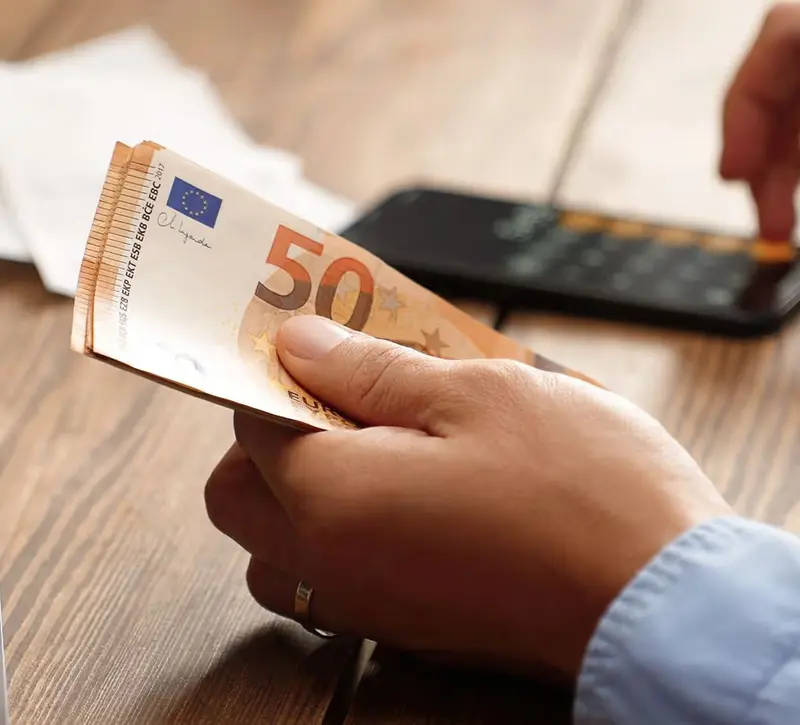 Σήμα ΕΤΥΚ για επέκταση τετραήμερης εργασίας  – Θετικό προηγούμενο η συμφωνία με Societe Generale