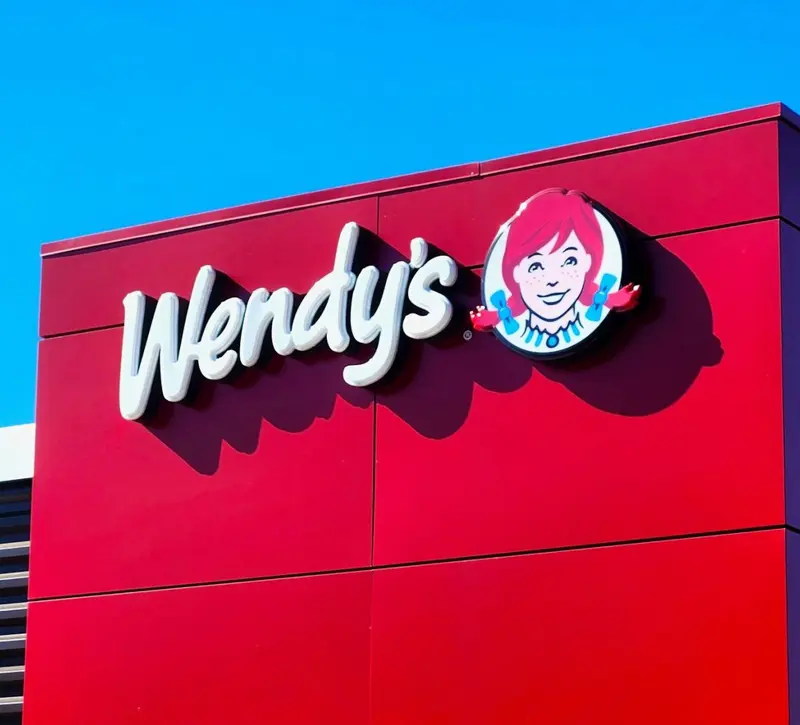 Στον δρόμο προς την έξοδο από τη Wall Street η Wendy’s