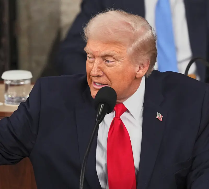 Τραμπ: Οι ΗΠΑ κερδίζουν πολλά χρήματα όταν ανεβαίνουν οι τιμές του πετρελαίου