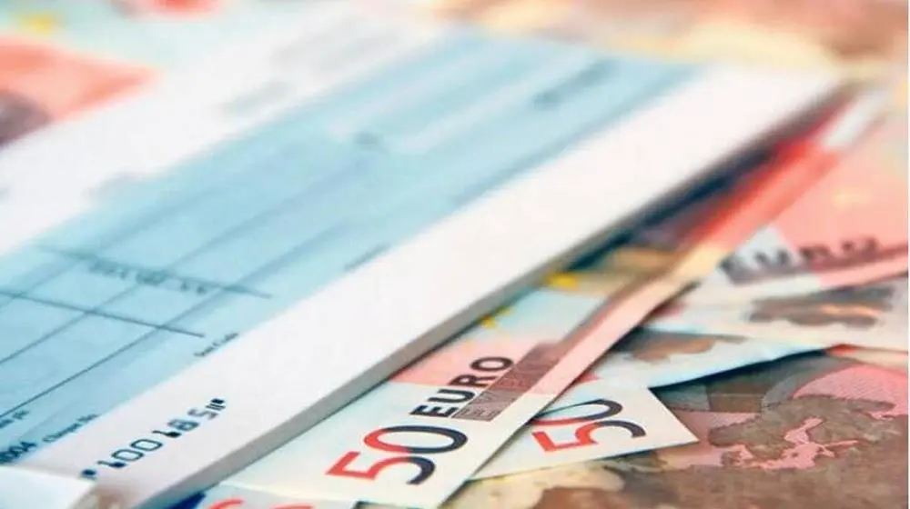 Ψαλίδι σχεδόν 50% στις ακάλυπτες επιταγές τον Ιούλιο