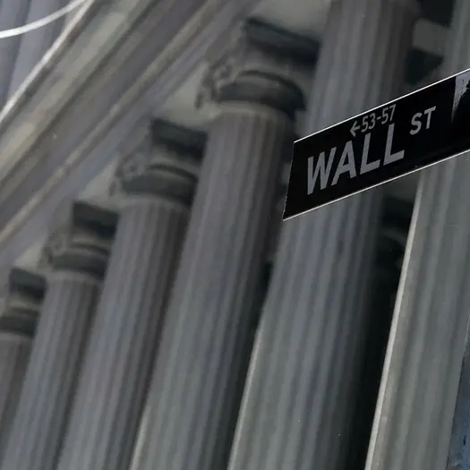 Στο «κόκκινο» η Wall Street λόγω του ενεργειακού σοκ στον Περσικό Κόλπο