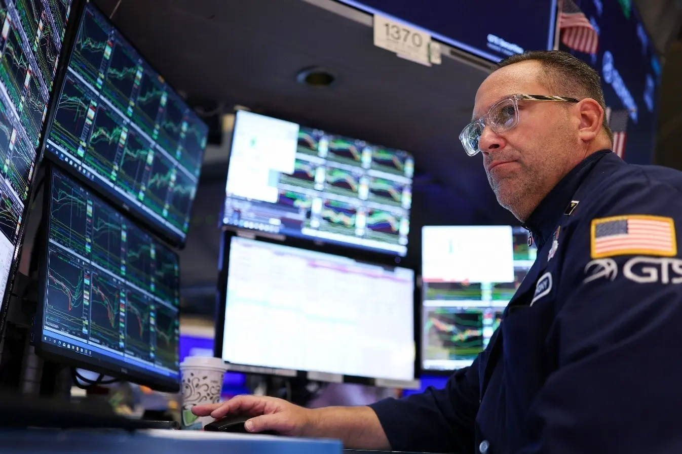 Wall Street: Πληθωρισμός και πετρέλαιο πιέζουν τους δείκτες – Πλήγμα για τον τεχνολογικό τομέα