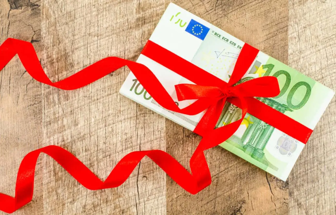 Πότε πληρώνεται ο 12ος και ο 13ος μισθός στους δημόσιους υπαλλήλους