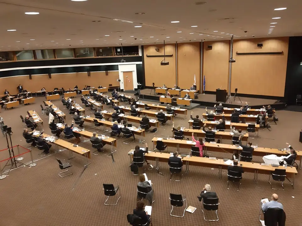 Προς ψήφιση αρχές Ιανουαρίου ο αναθεωρημένος προϋπολογισμός