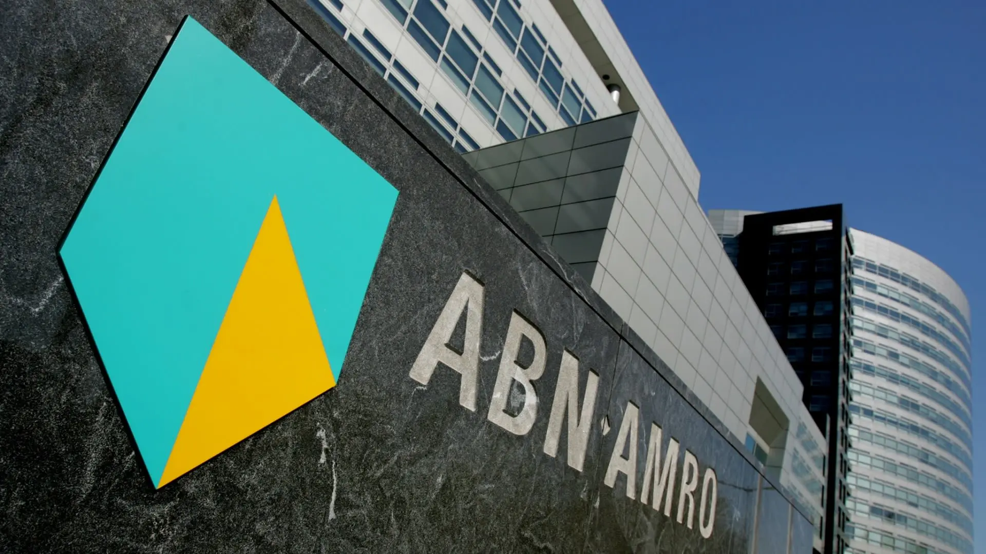 ABN Amro: Ισχυρό τρίμηνο με ώθηση από δάνεια και wealth management – Στα 692 εκατ. ευρώ τα καθαρά κέρδη