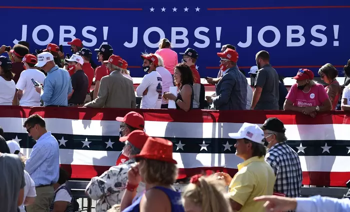 ΗΠΑ: Αυξήθηκαν οι διαθέσιμες θέσεις εργασίας – Υποχώρησε η καταναλωτική εμπιστοσύνη