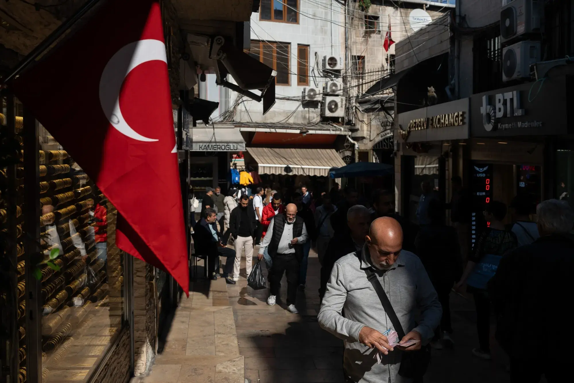 Τουρκία: Ρεκόρ πτώσης στα συναλλαγματικά αποθέματα τον Μάρτιο – Μειώθηκαν κατά $43,4 δισ.