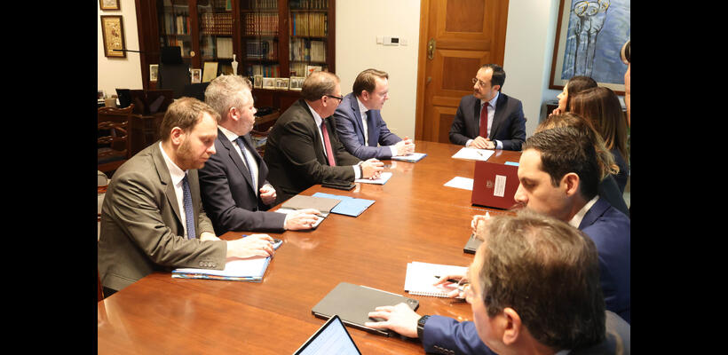 Βάρχελι για αφθώδη πυρετό: Αυστηρή εφαρμογή των μέτρων για να περιοριστεί η κρίση