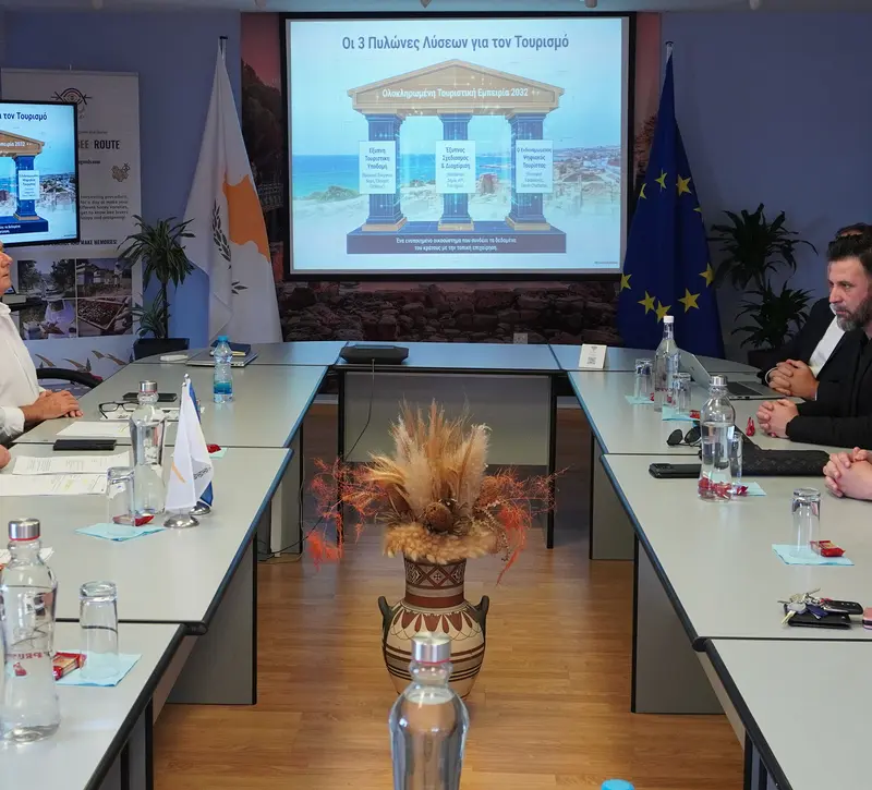 Στρατηγική για τον «Έξυπνο Τουρισμό 2032» παρουσίασαν Κουμής και Σκουρίδης
