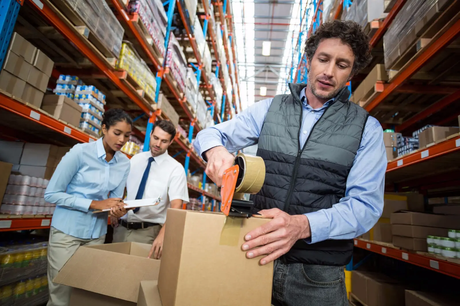 Αύξηση στο χονδρικό εμπόριο και στα μηχανοκίνητα οχήματα