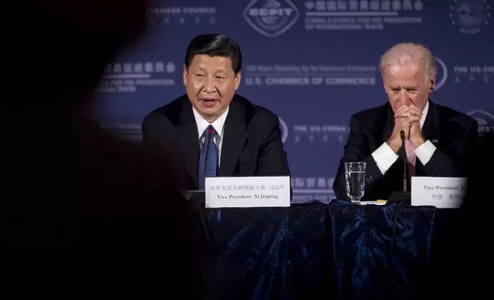 FT: Κίνα και Ρωσία δοκιμάζουν την αποφασιστικότητα του Μπάιντεν