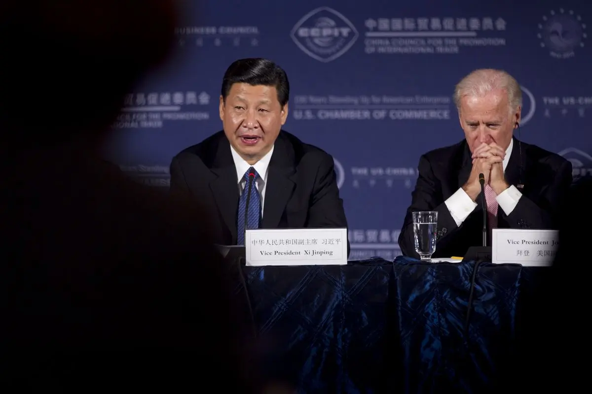 FT: Κίνα και Ρωσία δοκιμάζουν την αποφασιστικότητα του Μπάιντεν