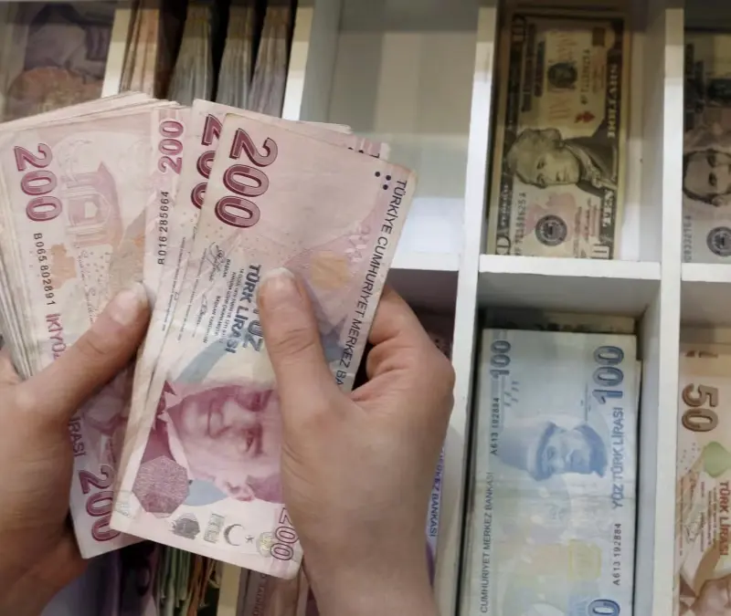Τουρκία: Η κεντρική τράπεζα επιταχύνει την υποτίμηση της λίρας για να αποφύγει μεγαλύτερη πτώση στο μέλλον