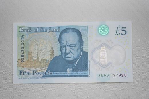 Από τον Τσόρτσιλ στους… σκαντζόχοιρους - Η μάχη για τα σύμβολα στα νέα βρετανικά χαρτονομίσματα