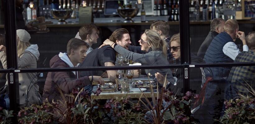 Bloomberg: Η Σουηδία παραδέχεται τα λάθη της, αλλά δεν αλλάζει στρατηγική