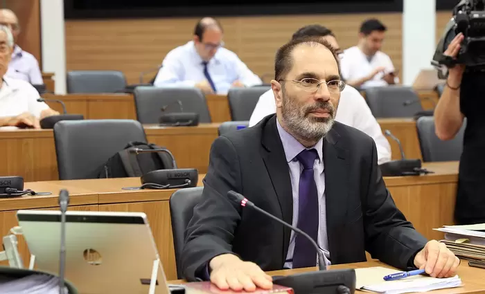 «Ο ορισμός του ξεπουλήματος η πράξη Συνεργατισμού-Ελληνικής»