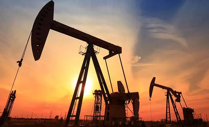 Το πετρέλαιο πέφτει, οι φόβοι εξακολουθούν