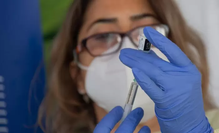 Έκλεισαν 6.000 ραντεβού για εμβολιασμό μέχρι τις 9:30 σήμερα το πρωί