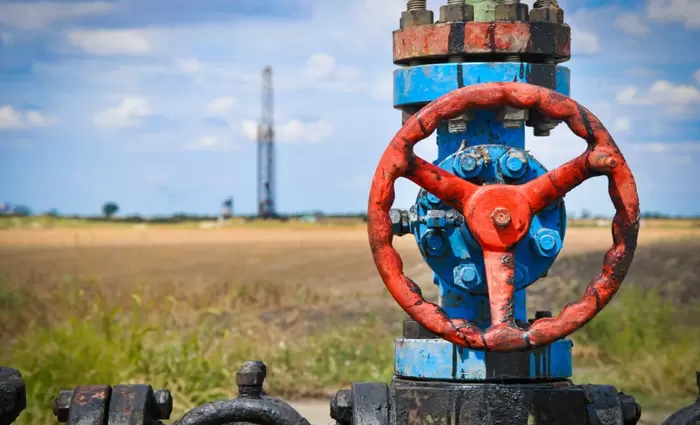 Goldman Sachs: Πιθανότητα για ακόμα υψηλότερες τιμές σε πετρέλαιο και φυσικό αέριο