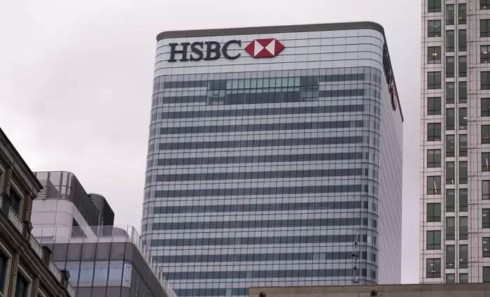 HSBC: Οι τράπεζες βάζουν «φρένο» στη χρηματοδότηση της AI – Ζητούν υψηλότερες αποδόσεις