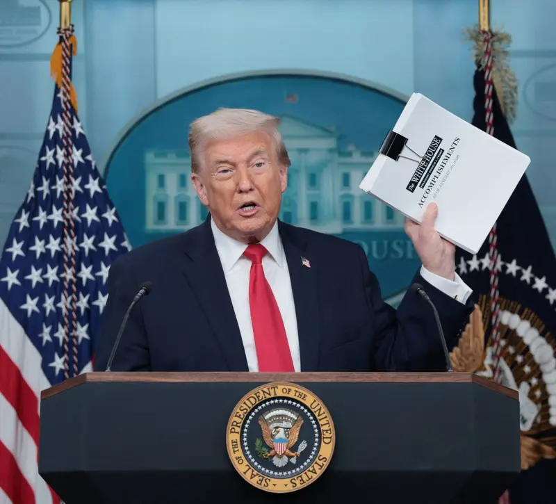 O Τραμπ συνεχάρη την NASA για την αποστολή στη Σελήνη και τώρα ζητά περικοπές 50% στο διαστημικό της πρόγραμμα