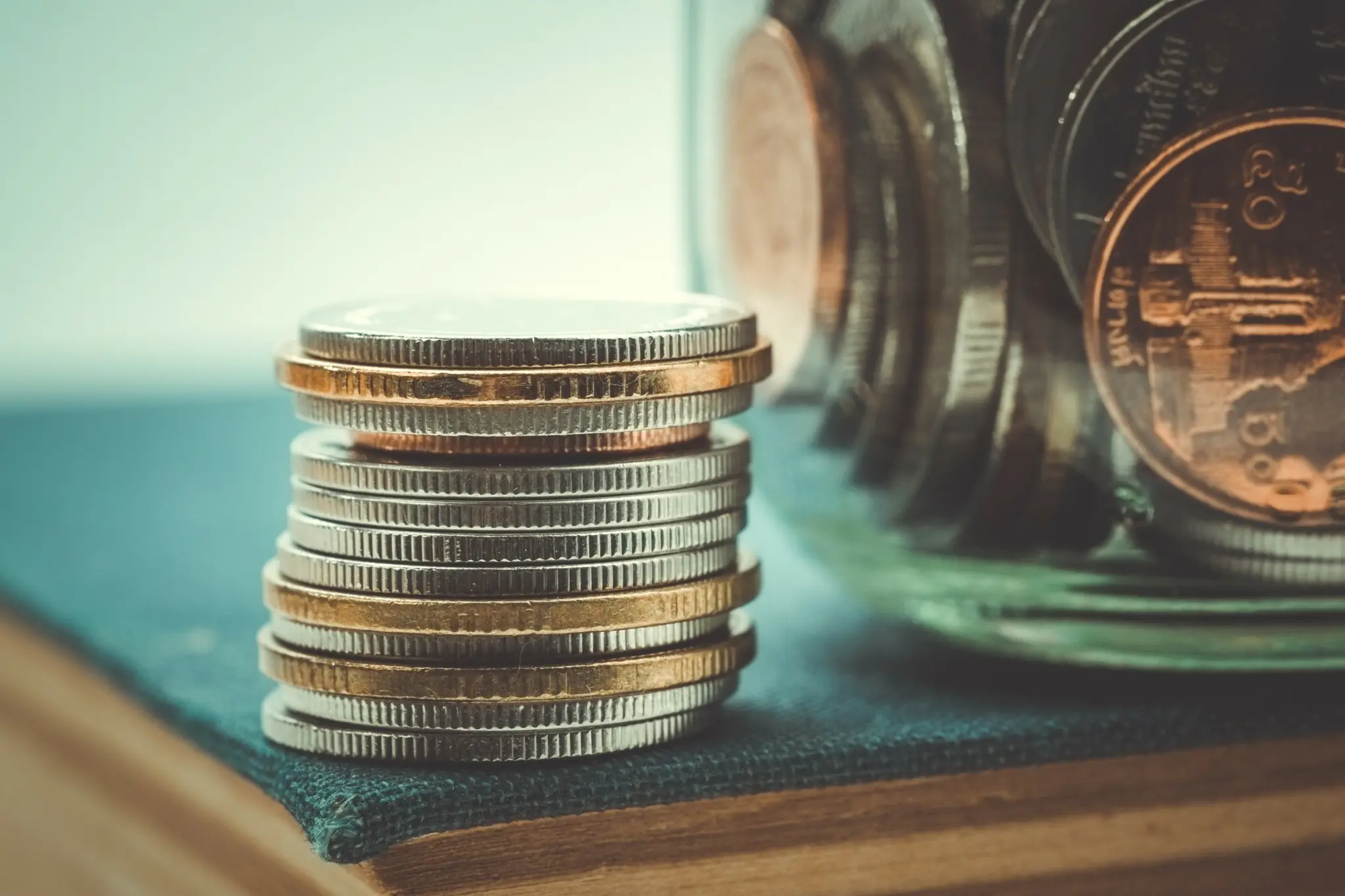 Πολύτιμα μέταλλα: Βουτιά σχεδόν 3% για χρυσό και 7% για ασήμι λόγω φόβων για υψηλότερα επιτόκια στις ΗΠΑ