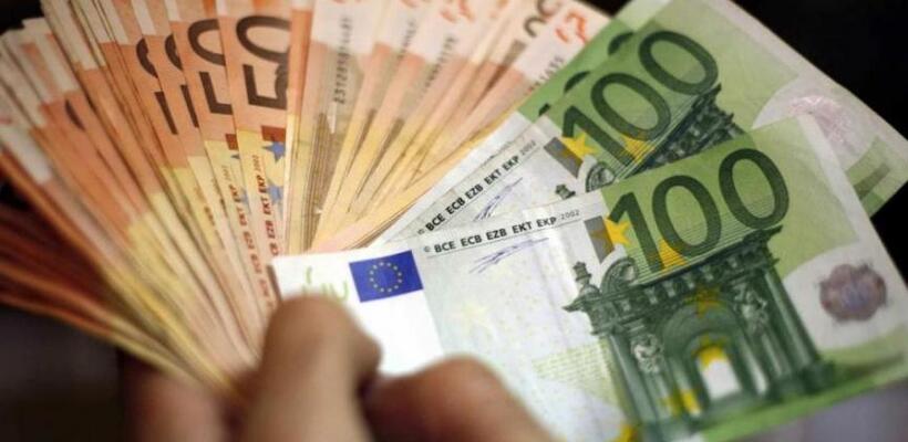 Αυξήθηκαν οριακά τα επιτόκια σε δάνεια και καταθέσεις