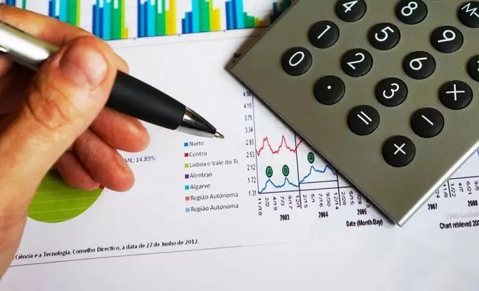 Πόσο ήταν το ενεργητικό σε χρηματοοικονομικά μέσα εταιρειών και νοικοκυριών στην Κύπρο