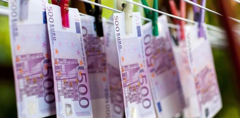 Το ξέπλυμα μαύρου χρήματος απειλεί τώρα και μικρότερες τράπεζες