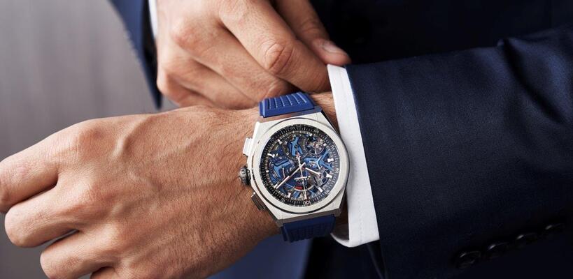 Η ZENITH καθρεφτίζει τον μακρινό ορίζοντα με το Defy El Primero 21 BLUE