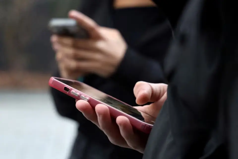 Φρένο στα social media για τους κάτω των 15 - Ενέκρινε Σχέδιο Δράσης το Υπουργικό